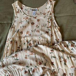 thrifted floral maxi dress! says a size large but could fit any size:)